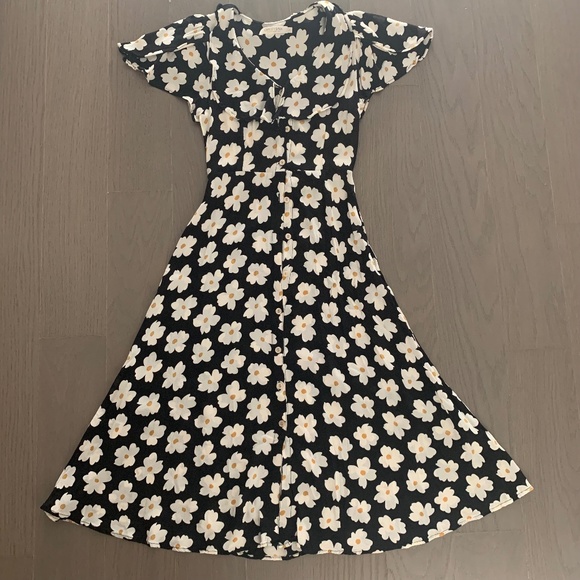 Christy Dawn Daisy Dress in English Daisy Small EUC Black Button Ruffle - Picture 7 of 13